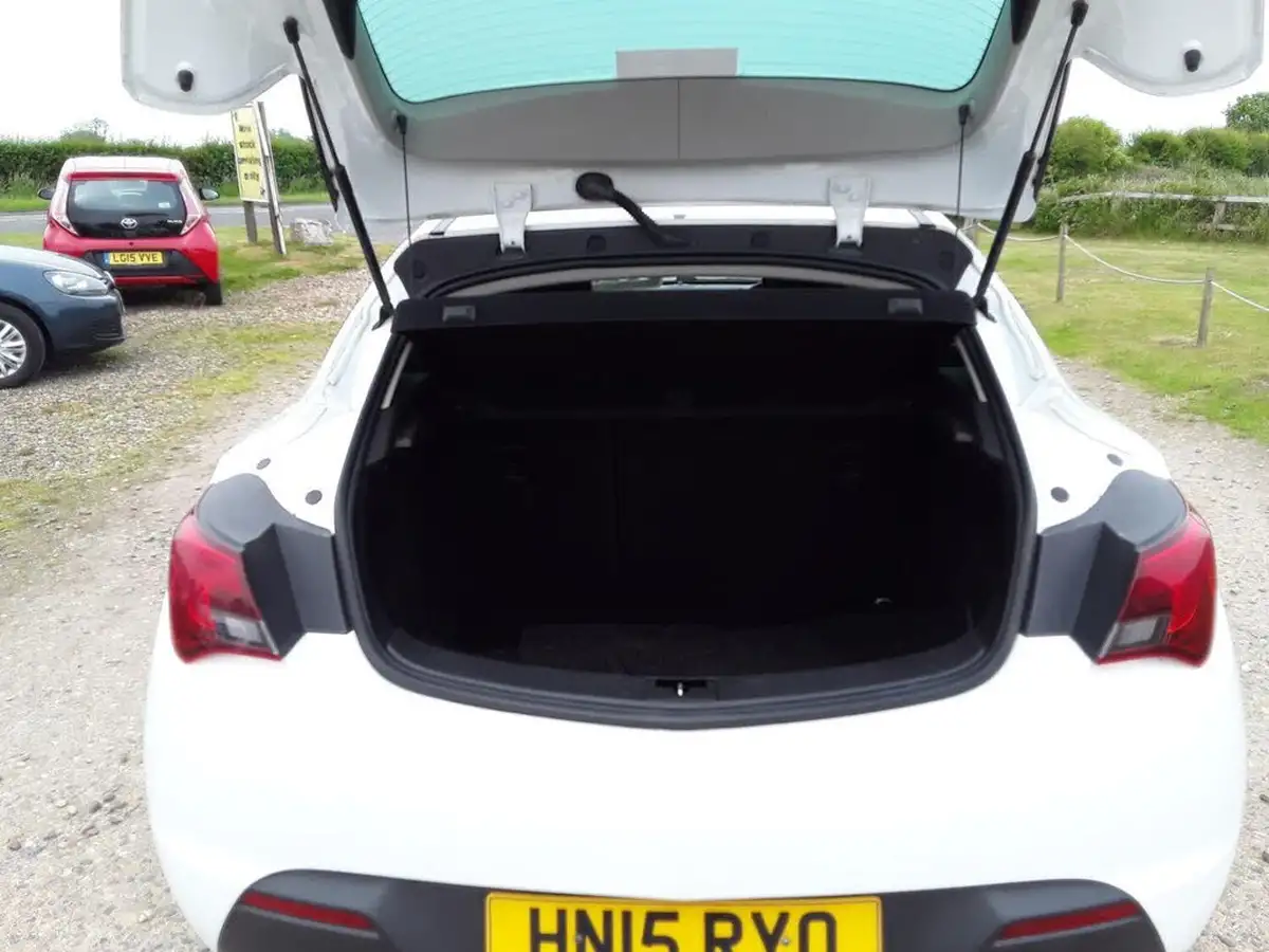 2015-vauxhall-gtc-16cdti-sri-16v-110ps-big-8