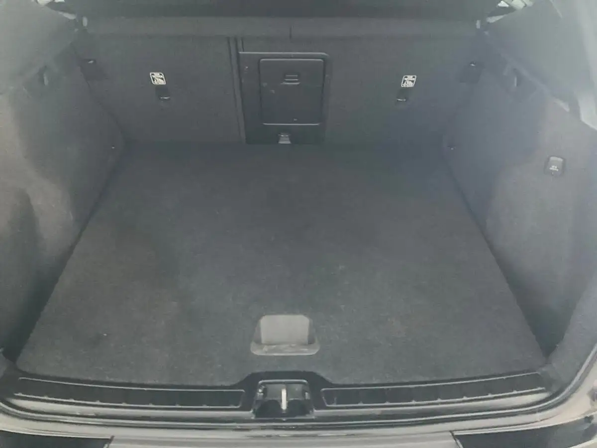 2022-volvo-xc40-15-t3-r-design-auto-big-41