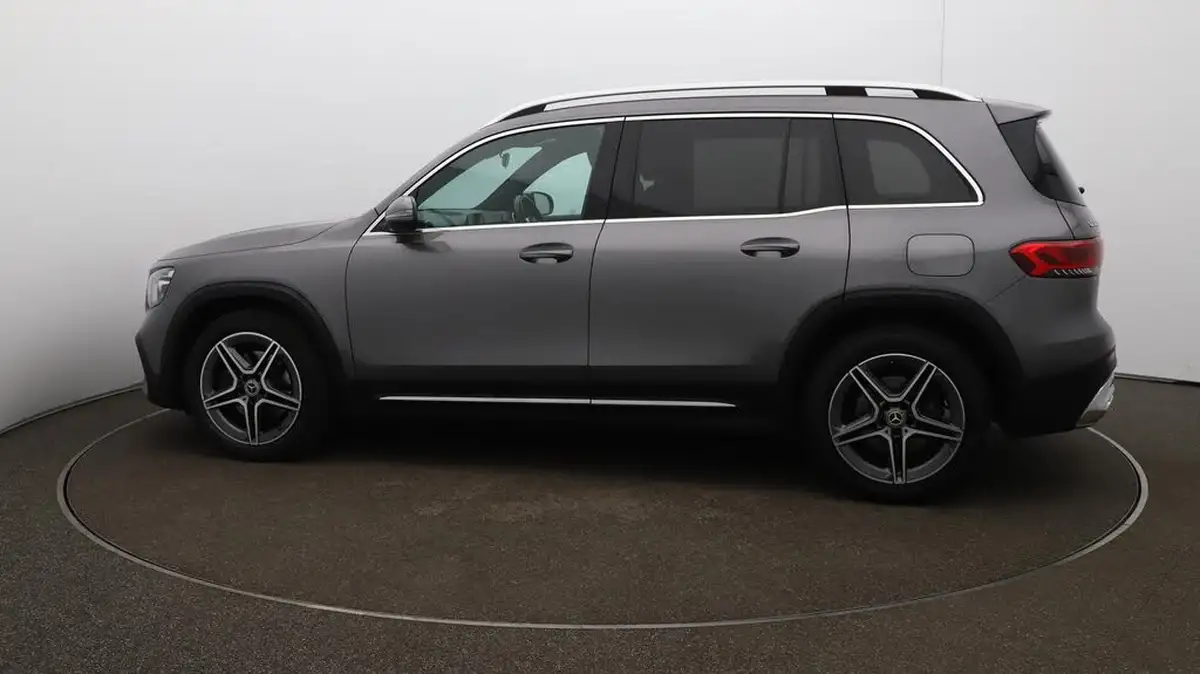 2021-mercedes-benz-glb-class-13-glb200-amg-line-8g-tronic-big-59
