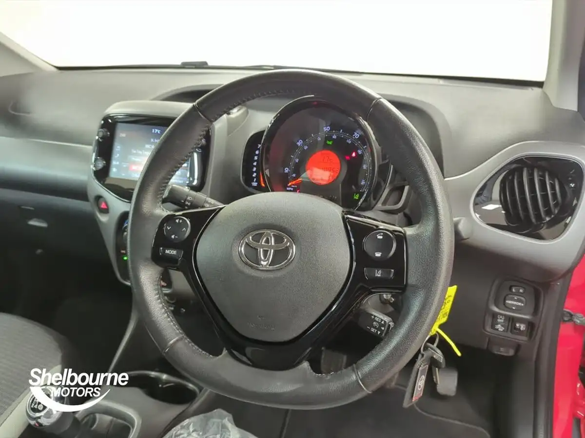 2021-toyota-aygo-10-vvt-i-x-play-tss-big-3
