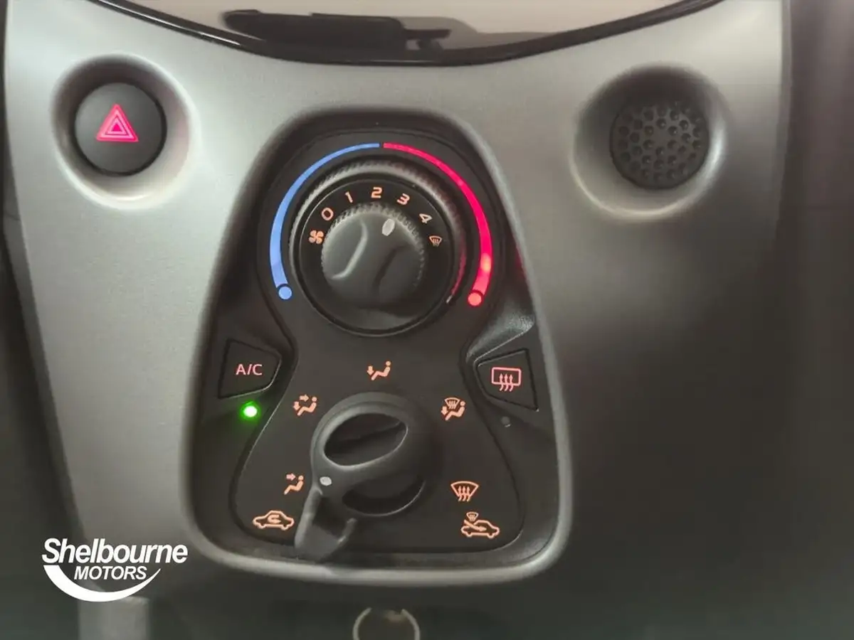 2021-toyota-aygo-10-vvt-i-x-play-tss-big-27