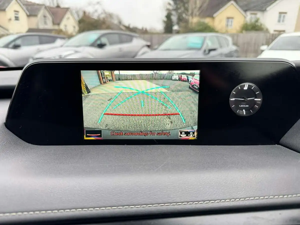 2020-lexus-ux-250h-20-ux-without-navigation-big-18