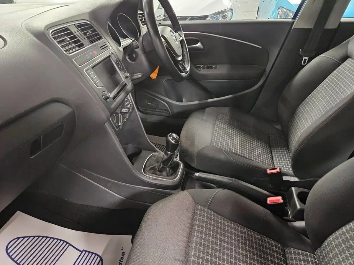 2015-volkswagen-polo-10-se-60ps-5d-big-19