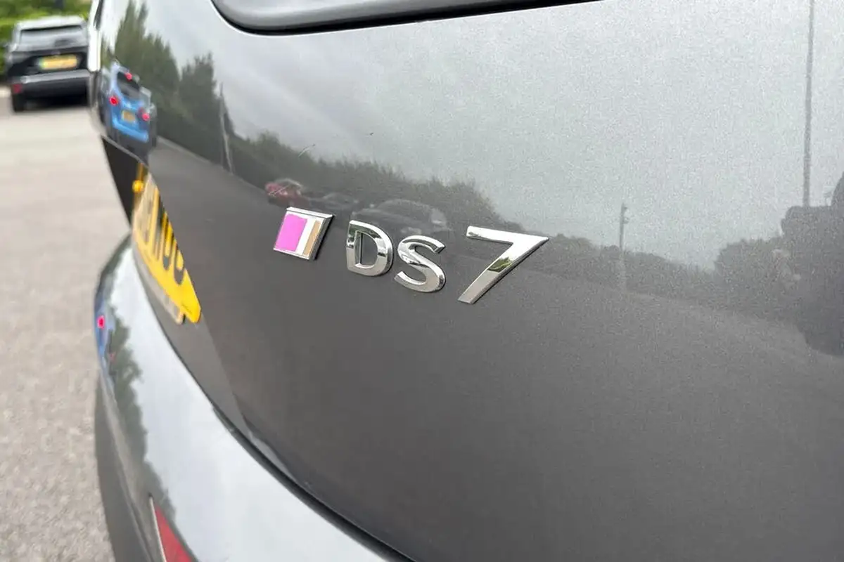 2018-ds-ds-7-crossback-20bluehdi-performance-line-big-32