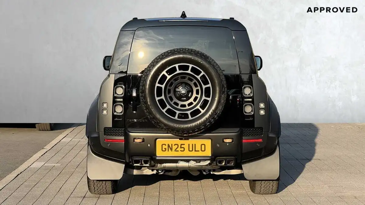2025-land-rover-110-defender-44-p635-octa-edition-one-big-5