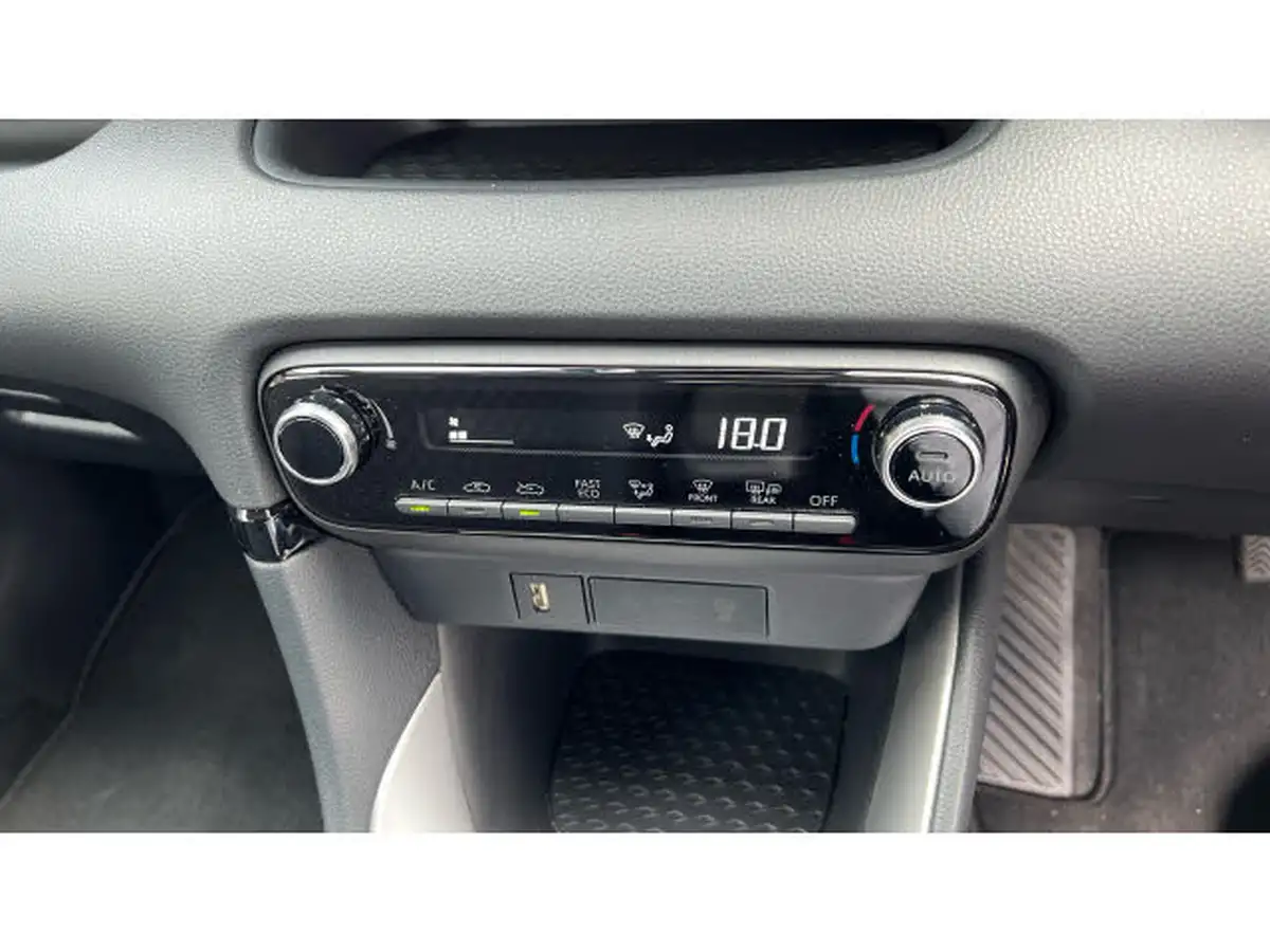 2023-toyota-yaris-15-vvt-i-design-big-32