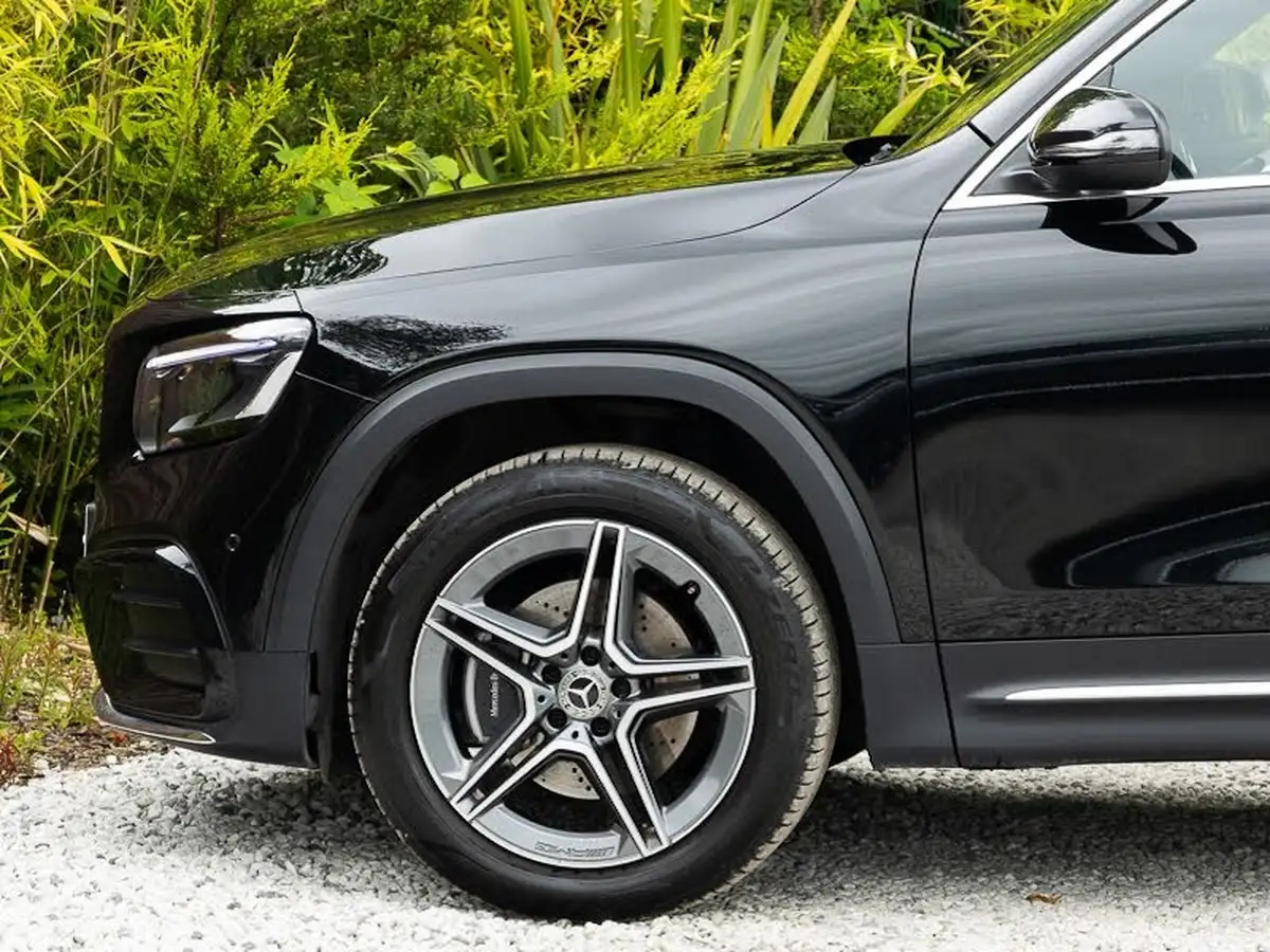 2024-mercedes-benz-glb-class-13-glb200-amg-line-executive-big-19