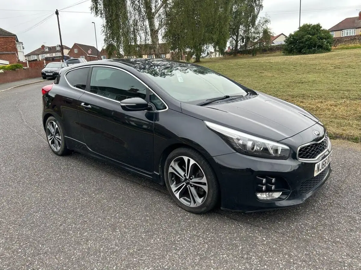 2016-kia-pro-ceed-16crdi-gt-line-big-0