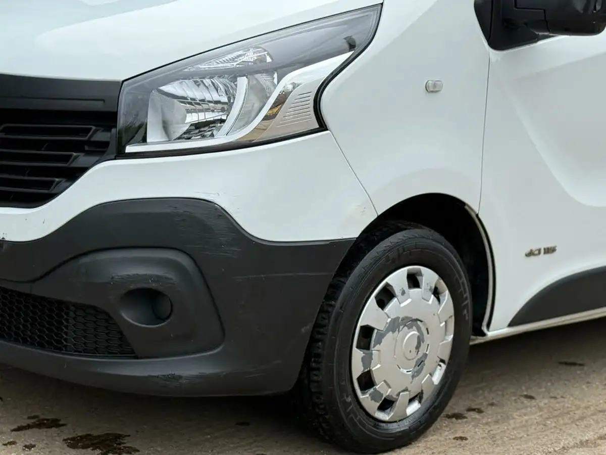 2015-renault-trafic-16dci-ll29-115-business-low-roof-van-big-22