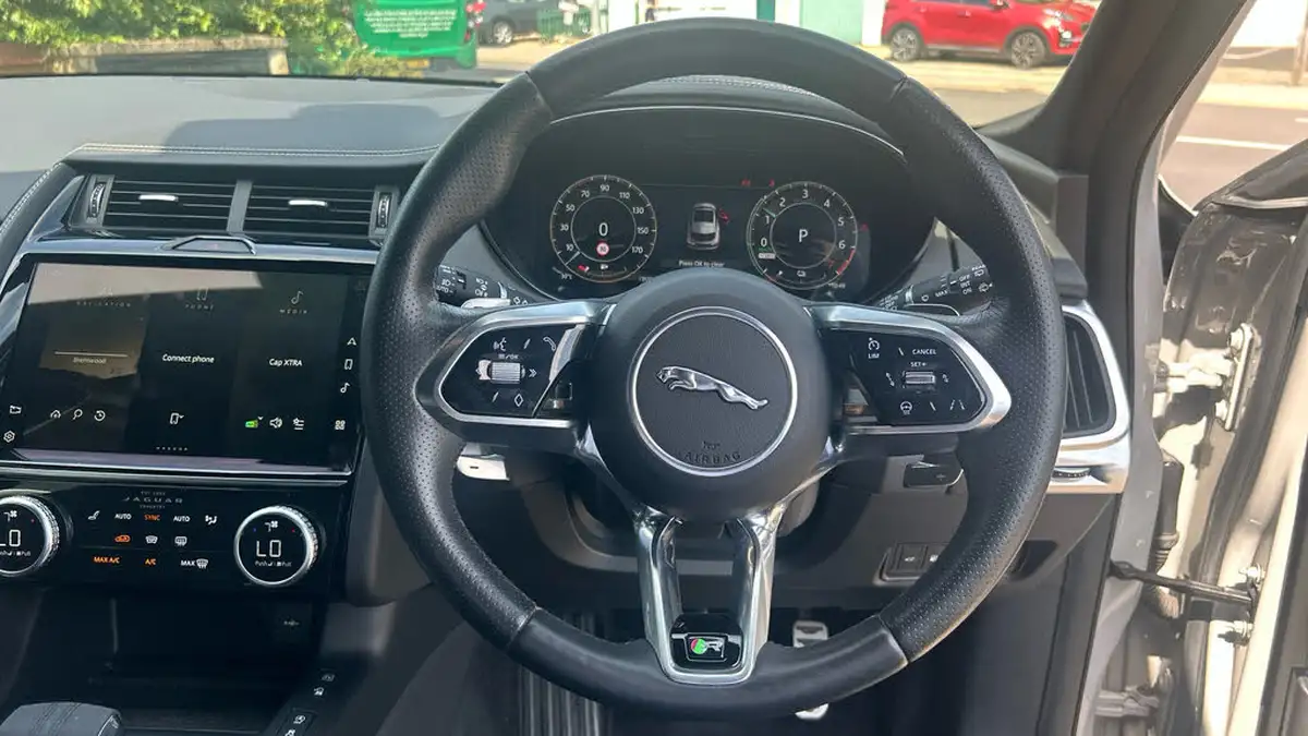 2022-jaguar-e-pace-15-p300e-r-dynamic-hse-big-14