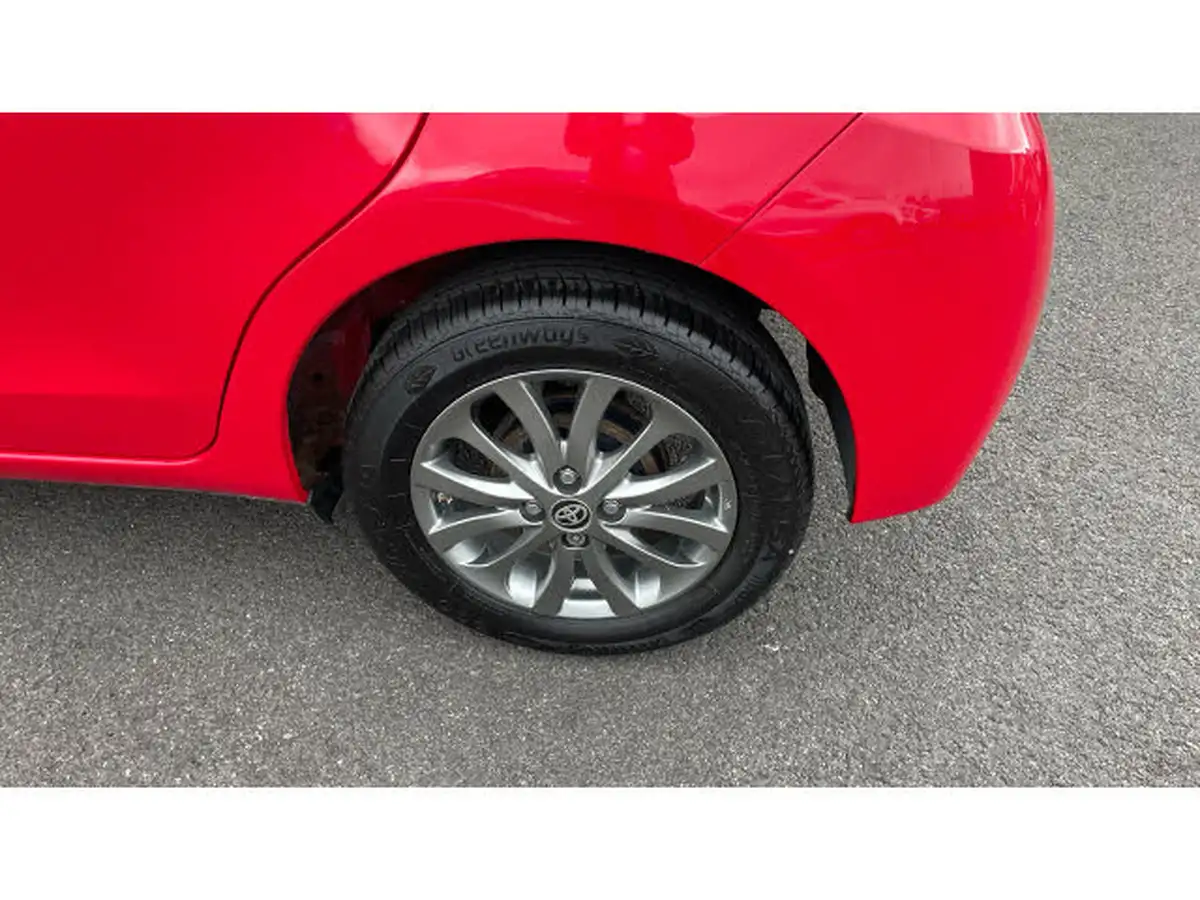 2016-toyota-yaris-133-icon-vvt-i-5d-big-39