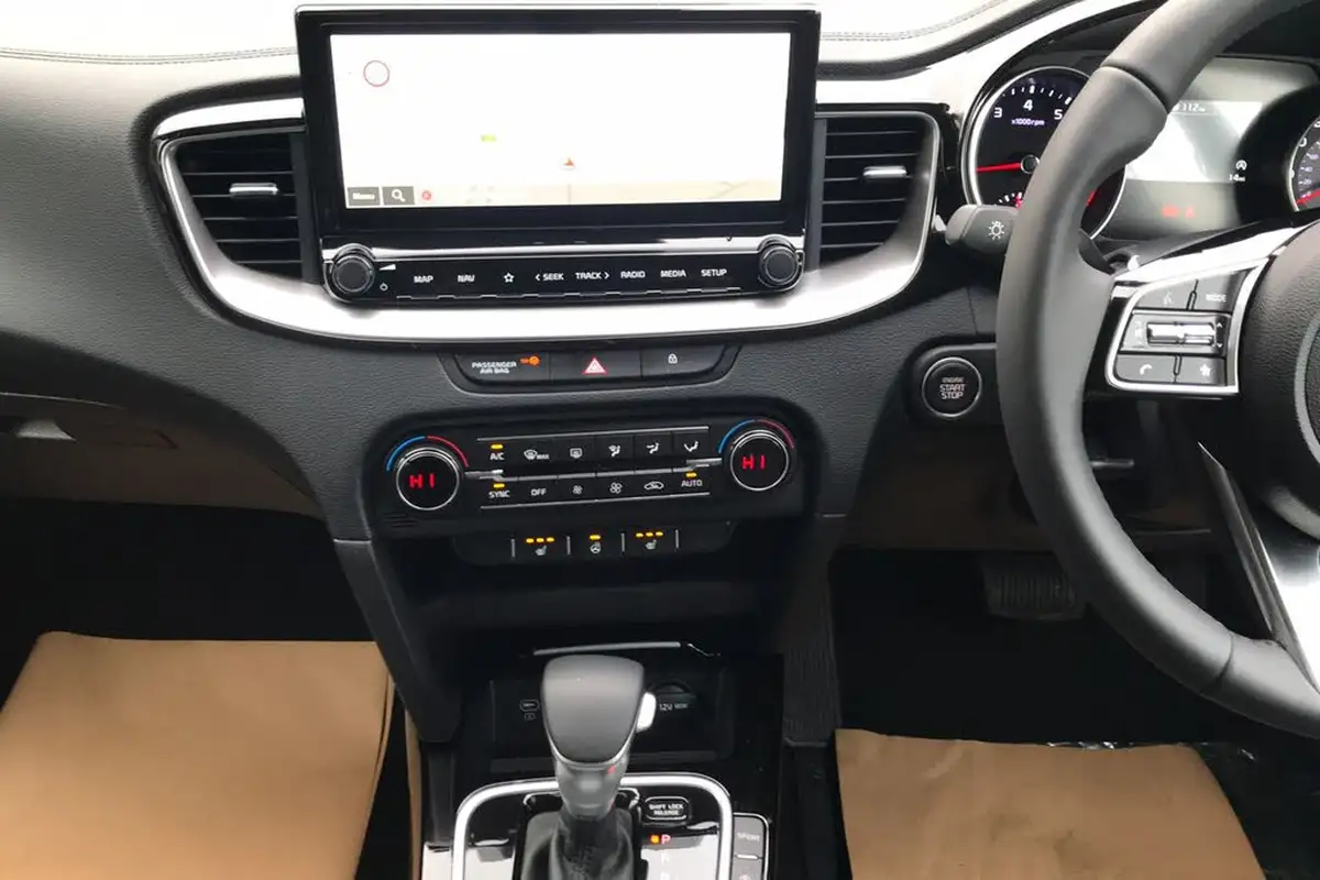 2025-kia-ceed-15-t-gdi-3-sportswagon-dct-big-31