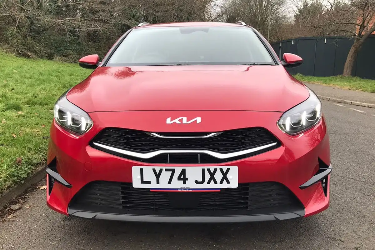 2025-kia-ceed-15-t-gdi-3-sportswagon-dct-big-7