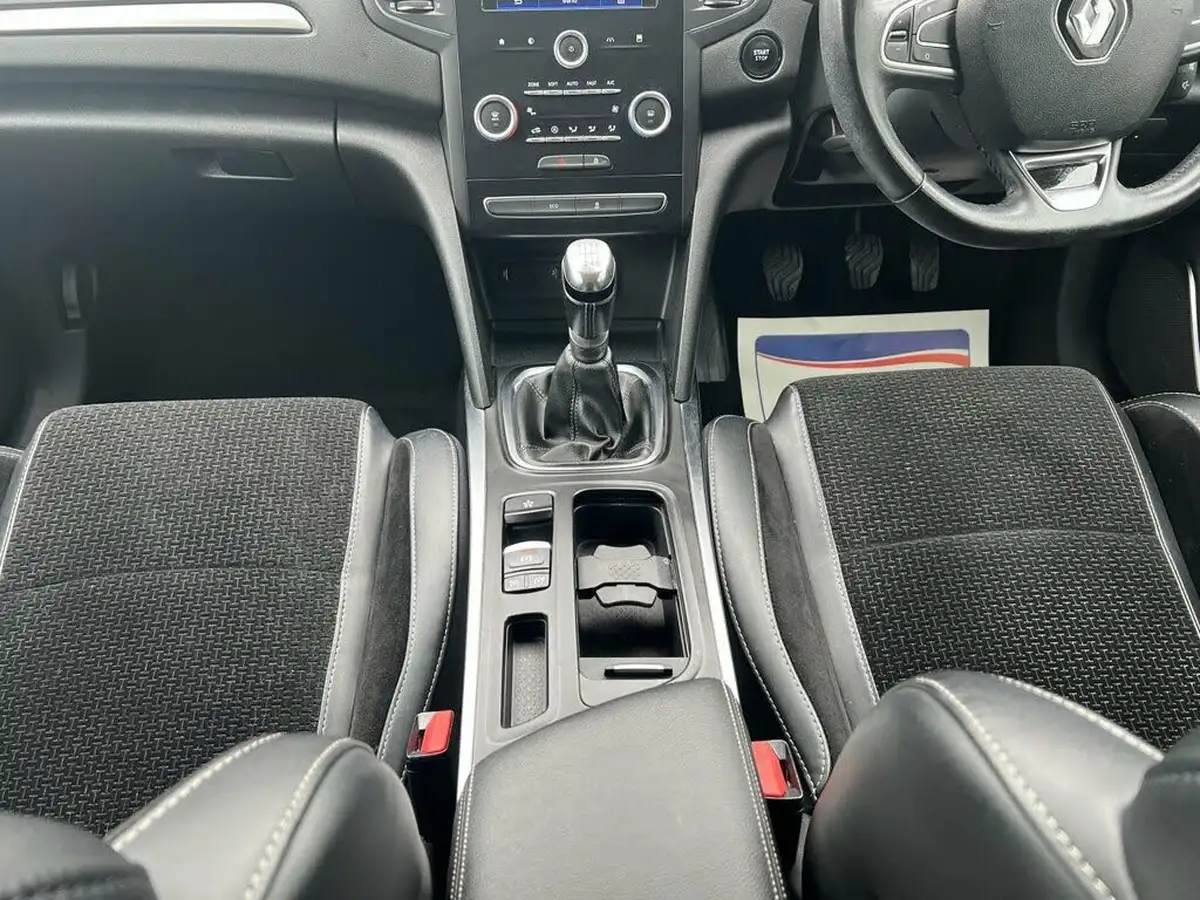 2017-renault-megane-16dci-dynamique-nav-hatchback-big-27
