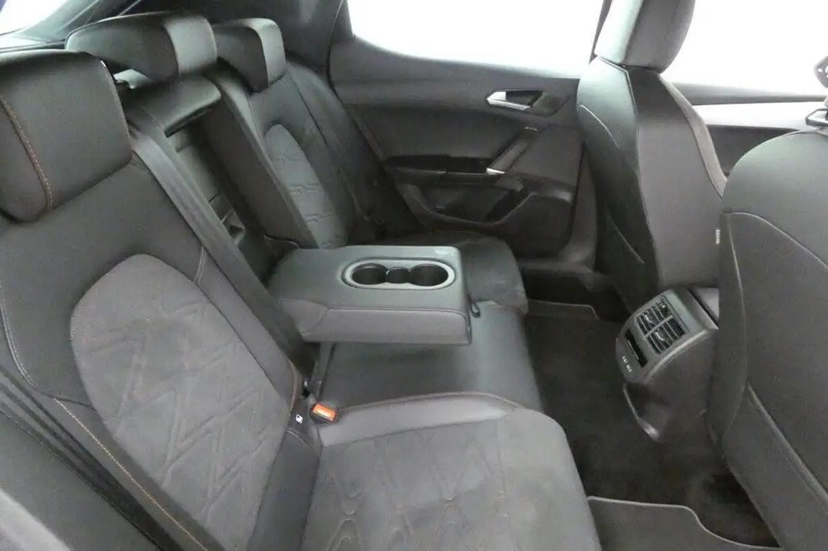 2022-seat-leon-big-20
