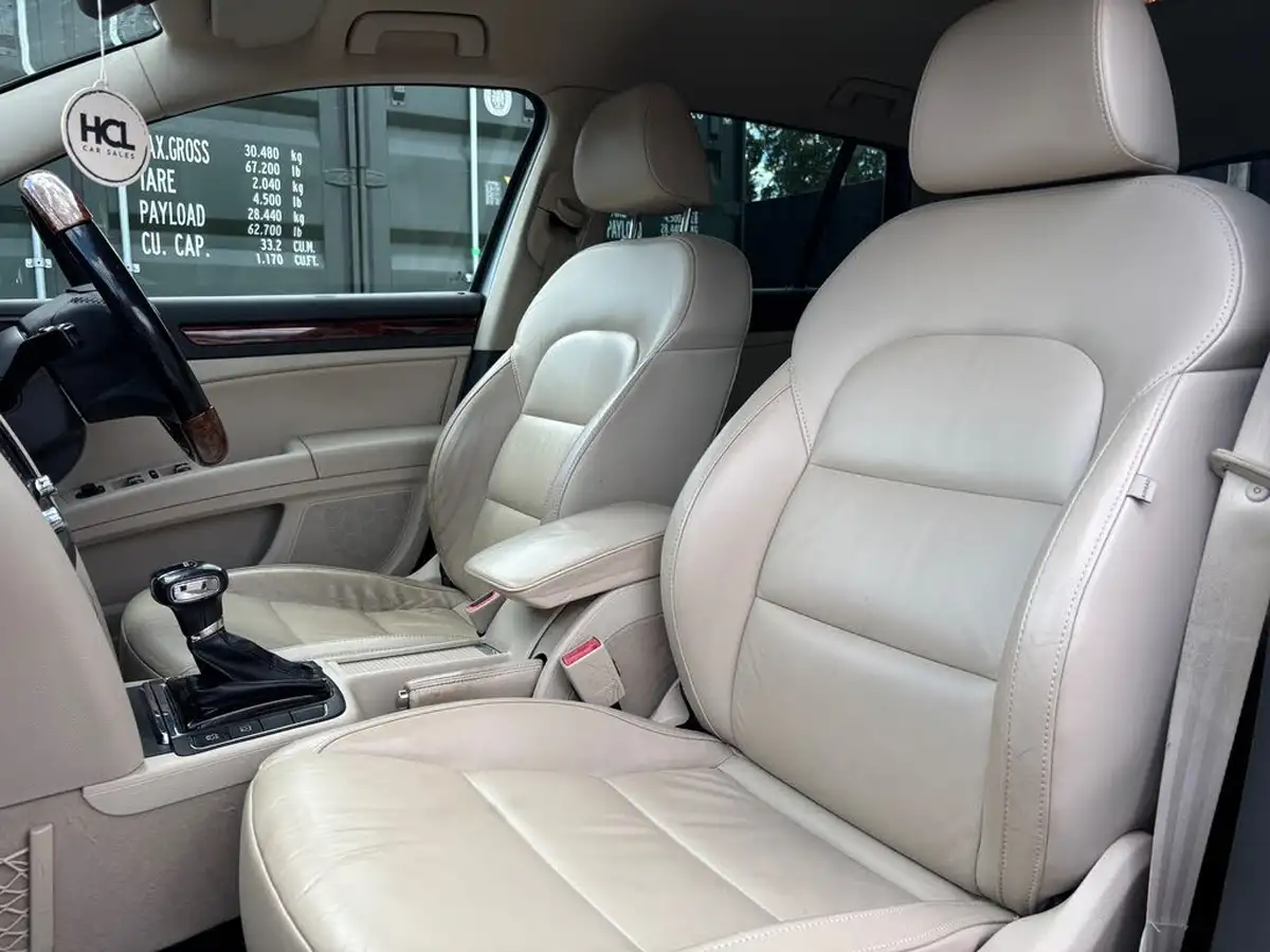 2011-skoda-superb-18-elegance-162ps-estate-dsg-big-9