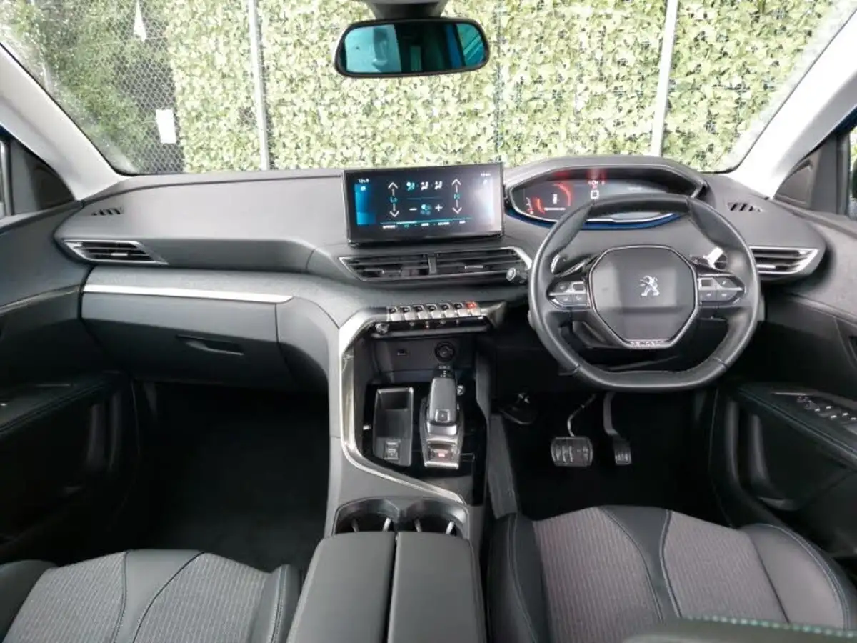 2022-peugeot-3008-suv-12-puretech-allure-premium-eat8-big-2