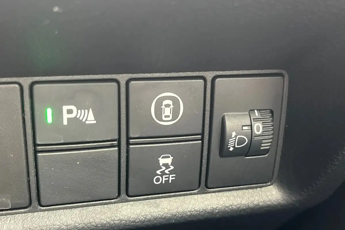 2020-honda-jazz-15-i-mmd-ex-big-28