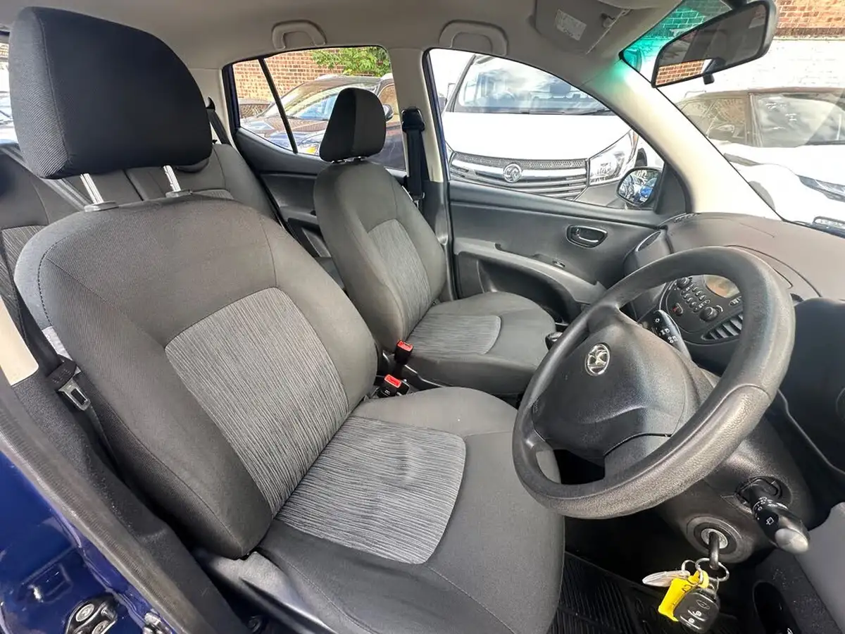 2012-hyundai-i10-12-active-big-32
