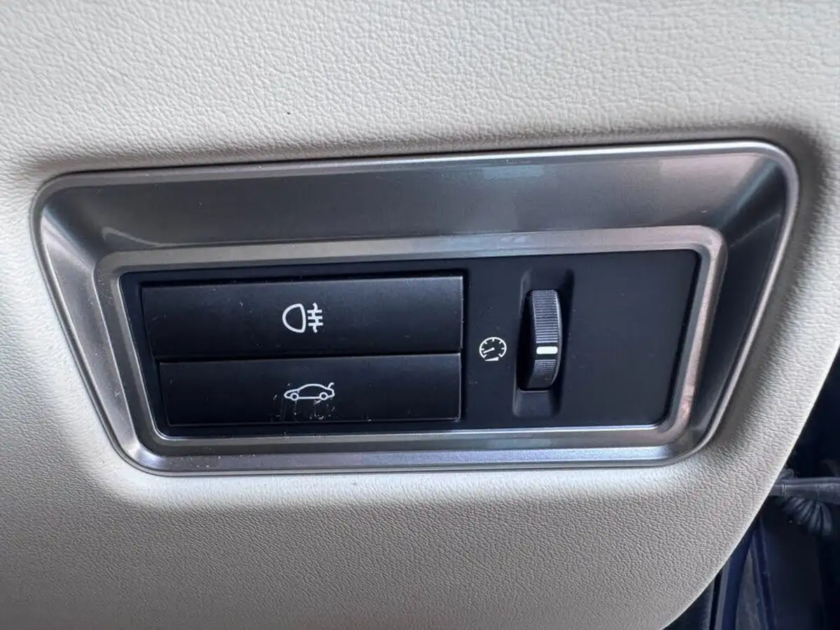 2014-jaguar-xf-30td-premium-luxury-saloon-4d-big-35