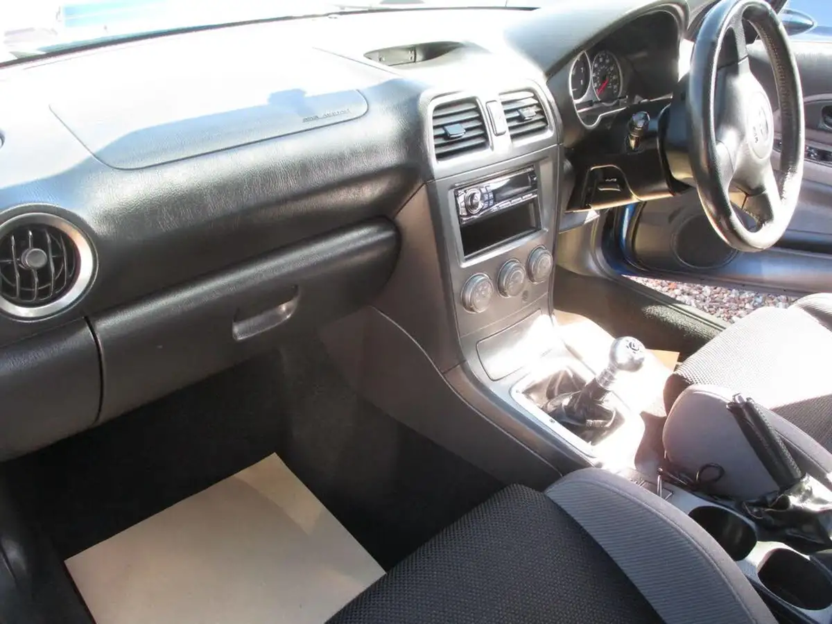 2005-subaru-impreza-25-wrx-saloon-4d-big-26