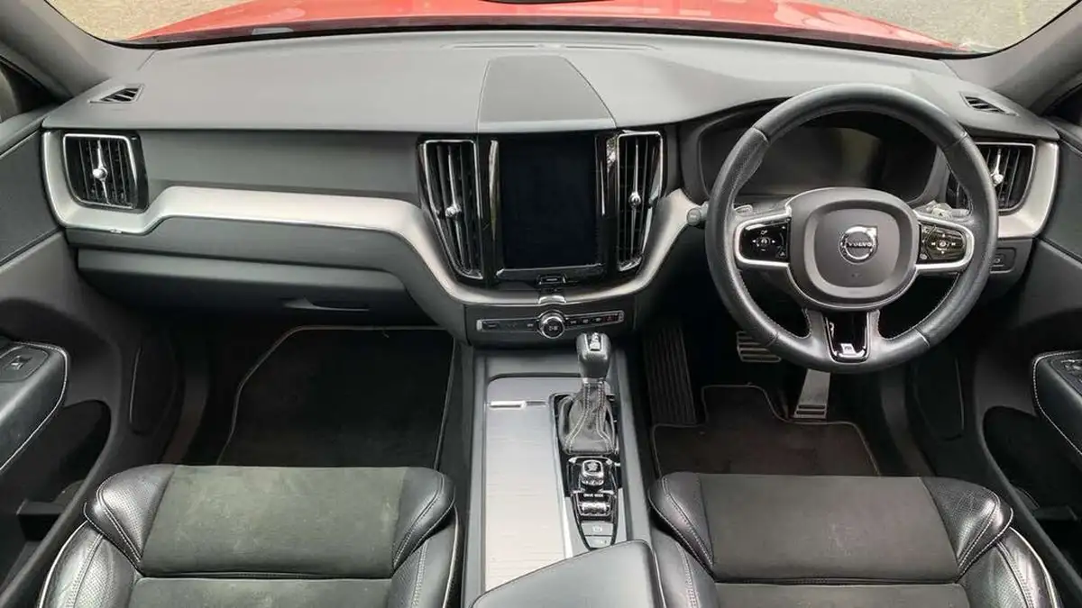 2018-volvo-xc60-20td-d4-r-design-4x4-geartronic-big-4