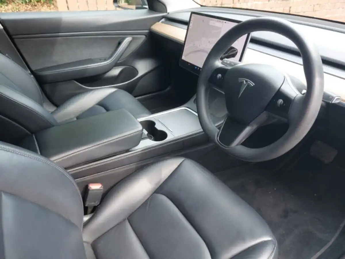 2020-tesla-model-3-e-long-range-big-13