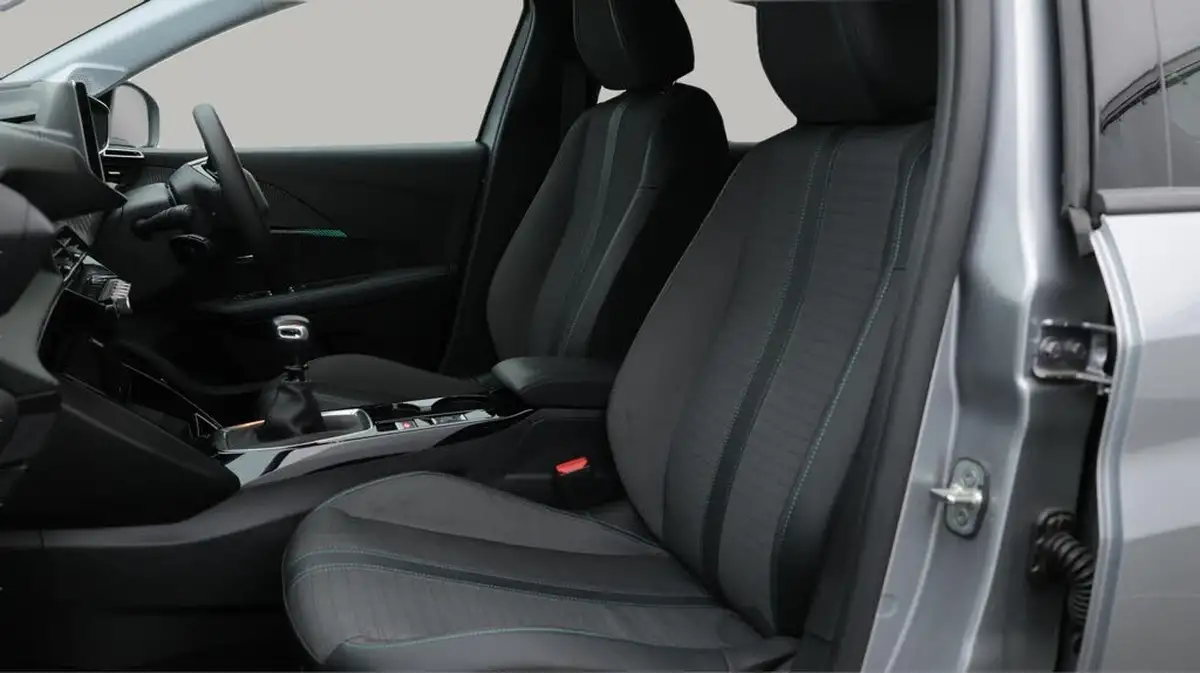 2023-peugeot-208-12-puretech-allure-premium-100ps-big-14
