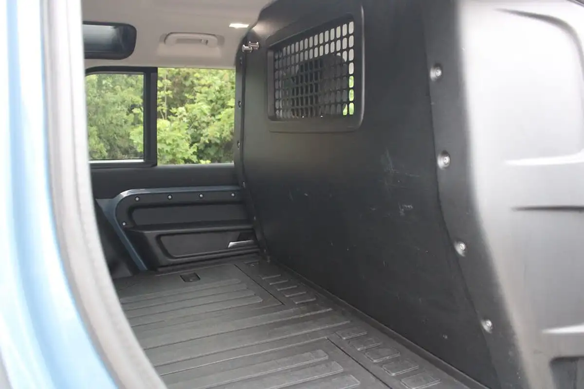 2021-land-rover-110-defender-30-d300-hard-top-se-110-big-10