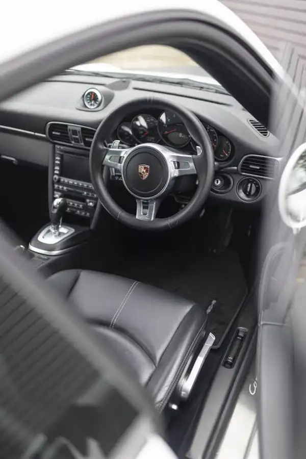 2011-porsche-911-38-carrera-gts-coupe-pdk-big-28