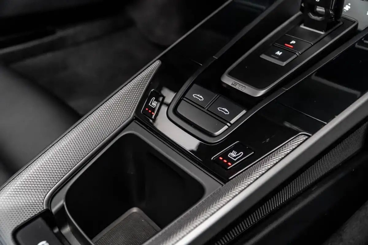 2020-porsche-911-30-targa-4-big-41