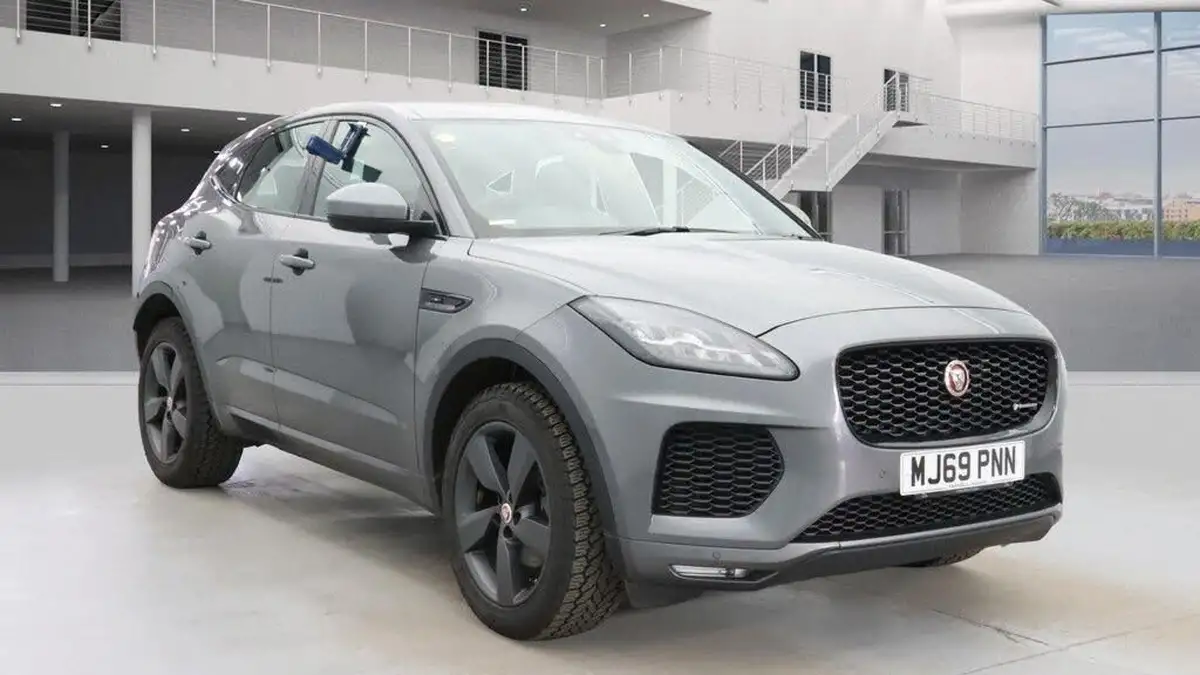 2019-jaguar-e-pace-20-i4d-chequered-flag-180ps-big-1