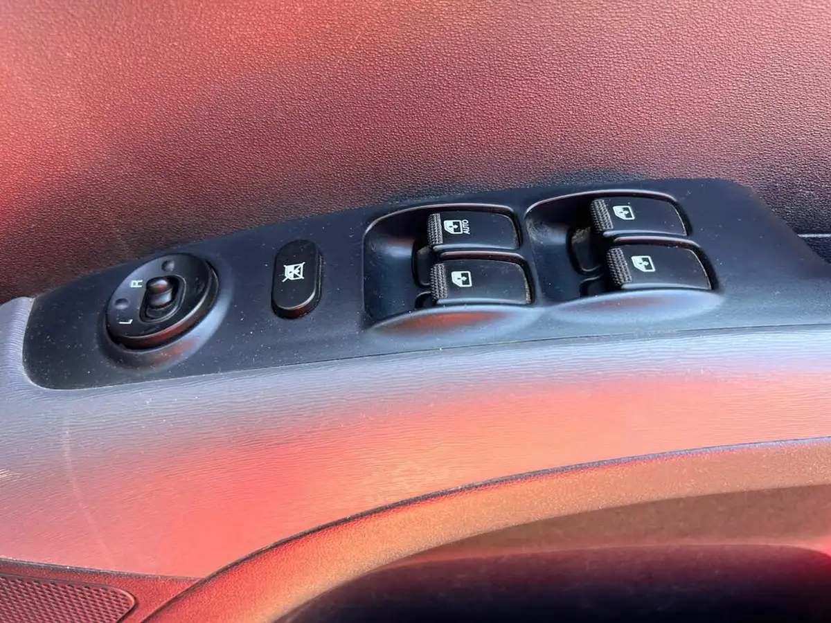 2009-hyundai-i10-12-style-big-12