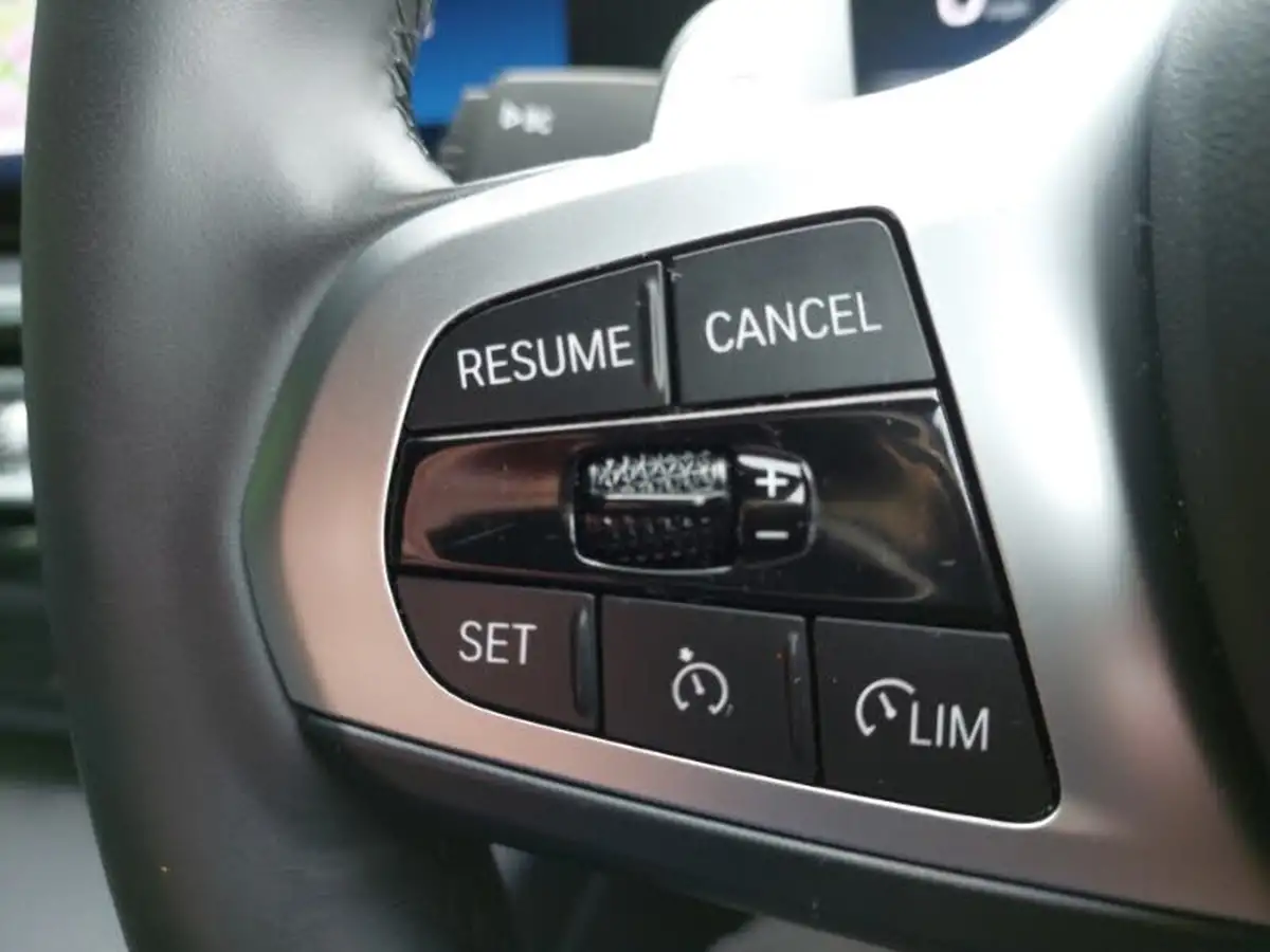 2024-bmw-3-series-20-320i-m-sport-touring-5d-big-11