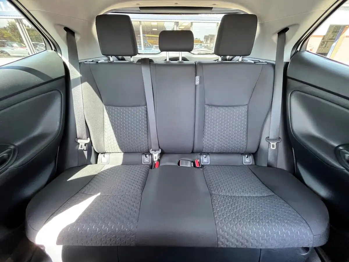 2024-toyota-yaris-cross-15-vvt-i-icon-big-61