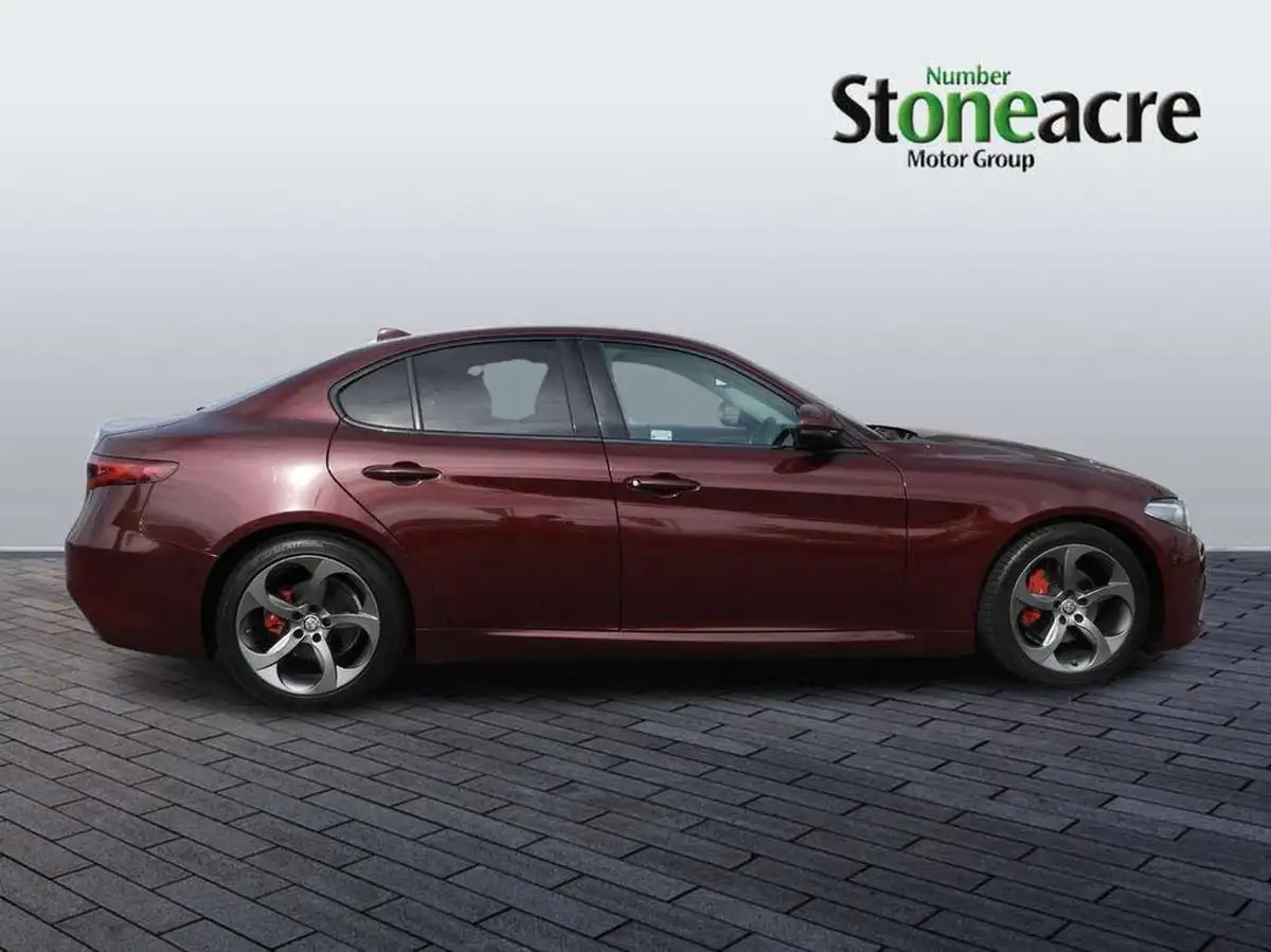 2017-alfa-romeo-giulia-22td-speciale-big-1