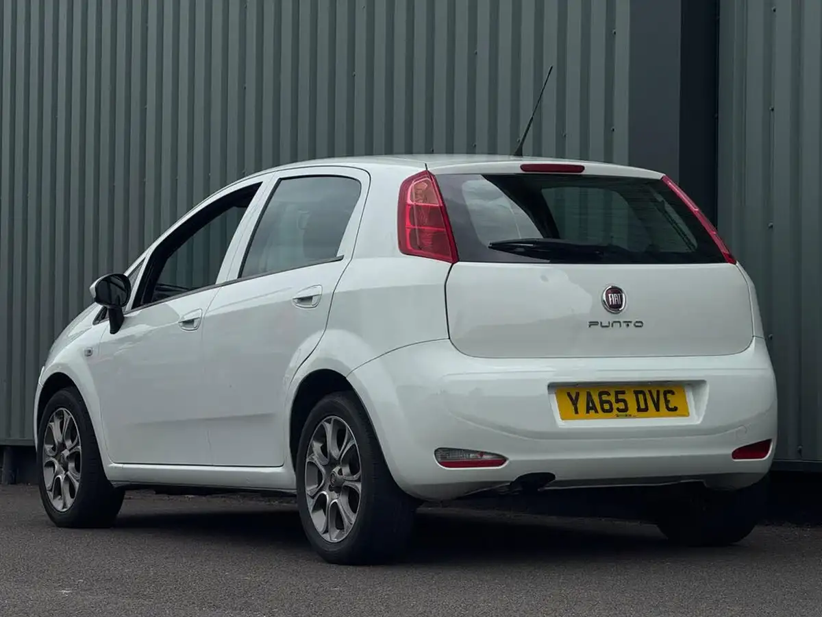 2016-fiat-punto-14-easy-5d-big-5