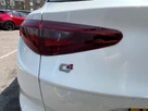 2019-alfa-romeo-stelvio-20-milano-small-11
