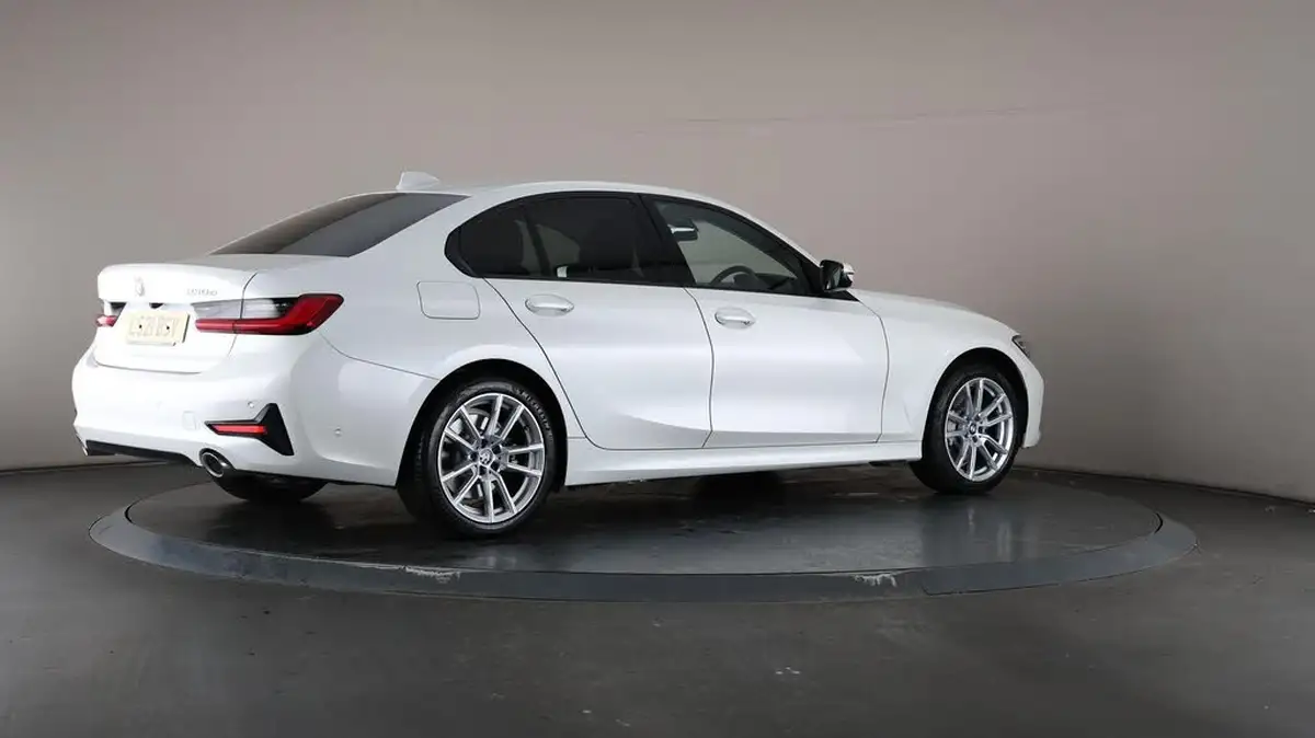 2021-bmw-3-series-20-330e-sport-pro-saloon-4d-big-66