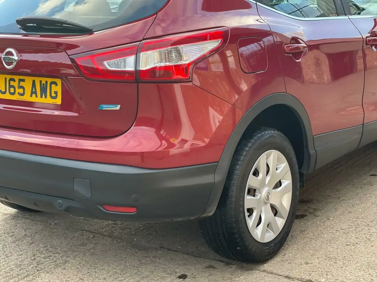 2015-nissan-qashqai-15dci-visia-smart-vision-pack-big-25