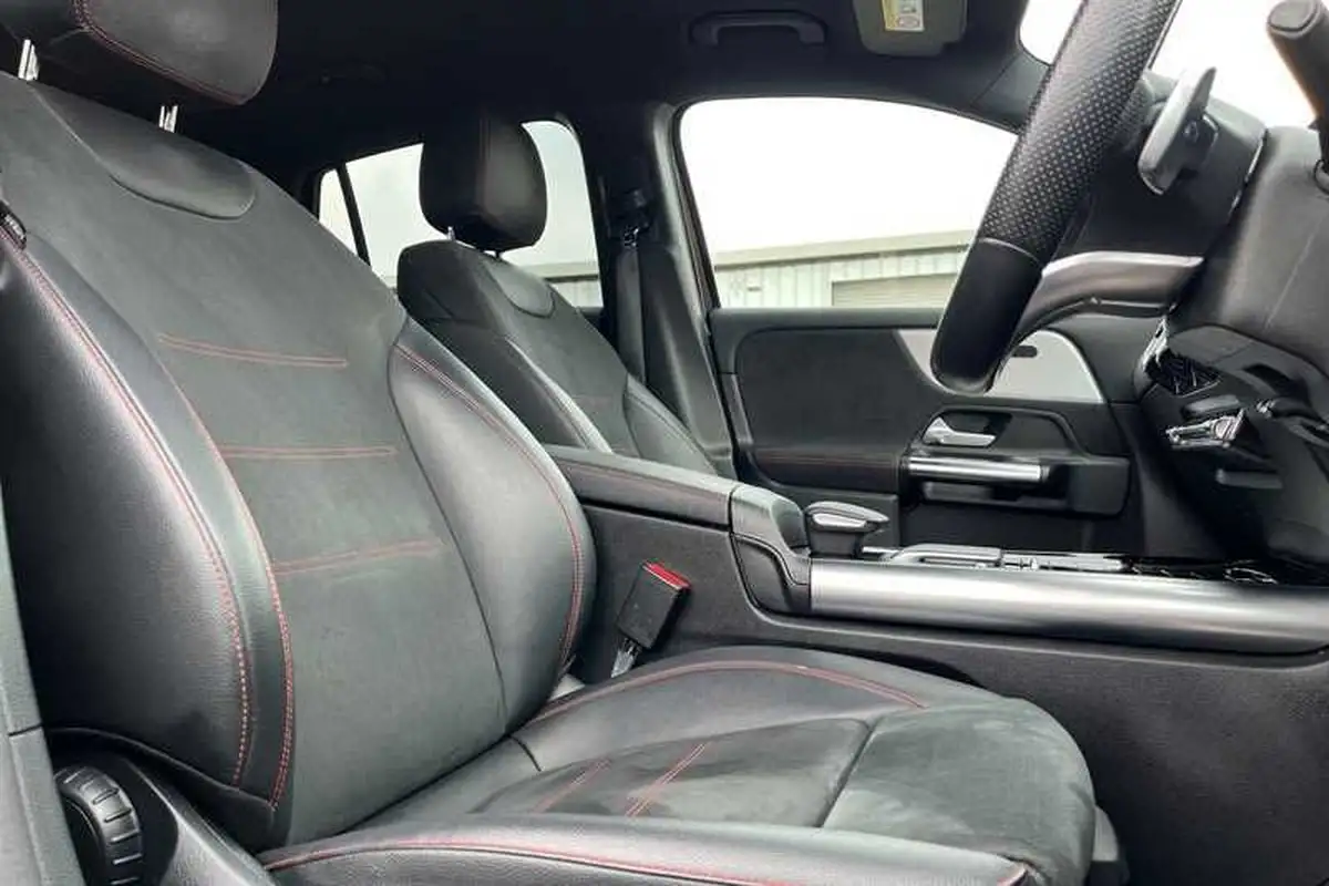 2021-mercedes-benz-eqa-e-eqa-250-amg-line-big-22