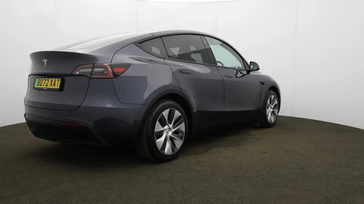 2022-tesla-model-y-e-rwd-big-59