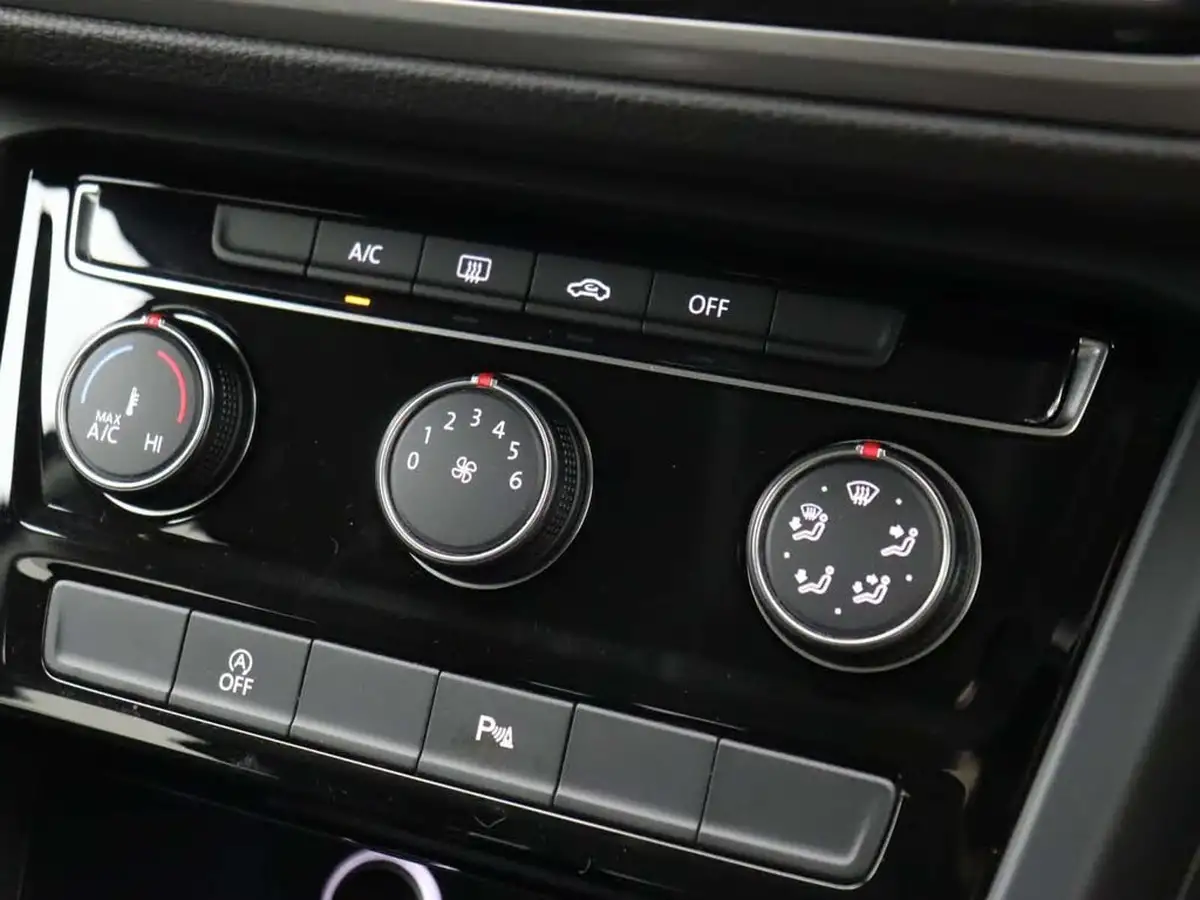 2020-volkswagen-touran-15-tsi-se-dsg-big-37