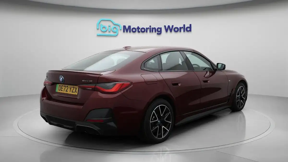 2022-bmw-i4-e-edrive40-m-sport-big-7