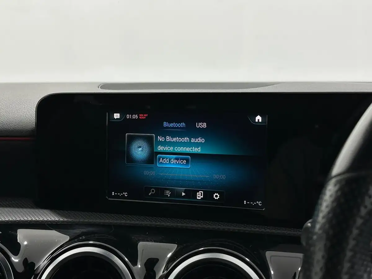 2019-mercedes-benz-a-class-13-a200-amg-line-saloon-4d-big-22