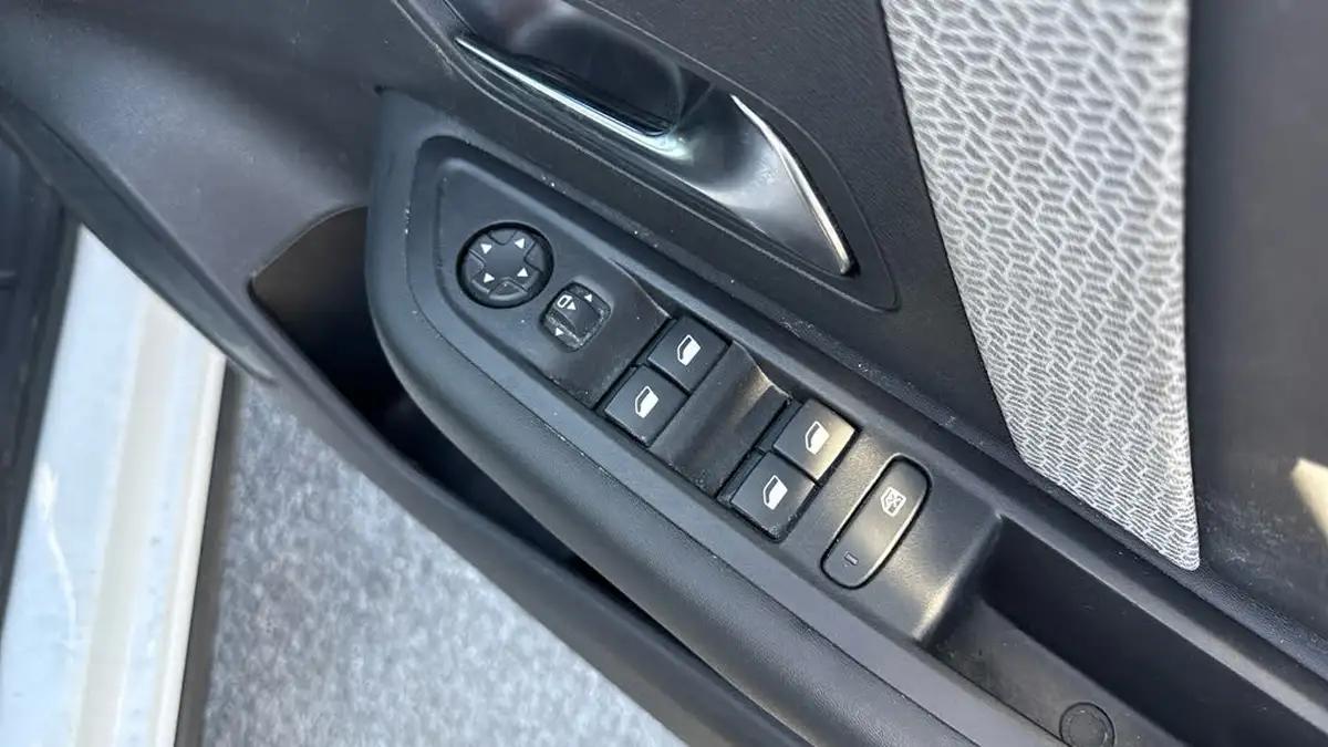 2022-citroen-c4-12-puretech-c-series-edition-big-25