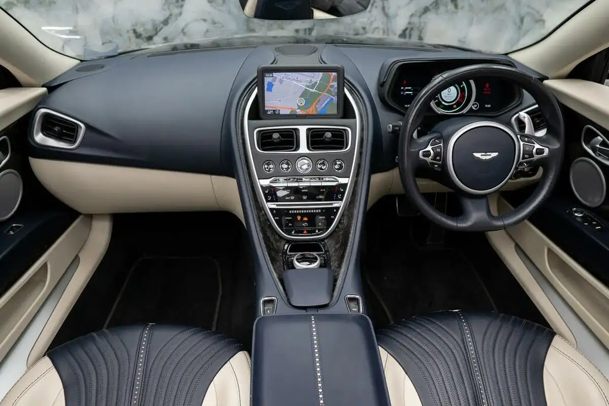 2020-aston-martin-db11-40-v8-503bhp-big-11