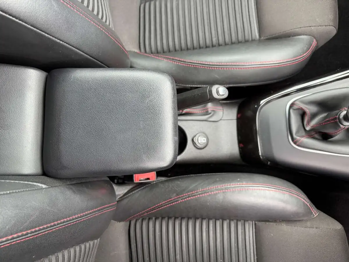 2012-alfa-romeo-giulietta-16td-veloce-big-45