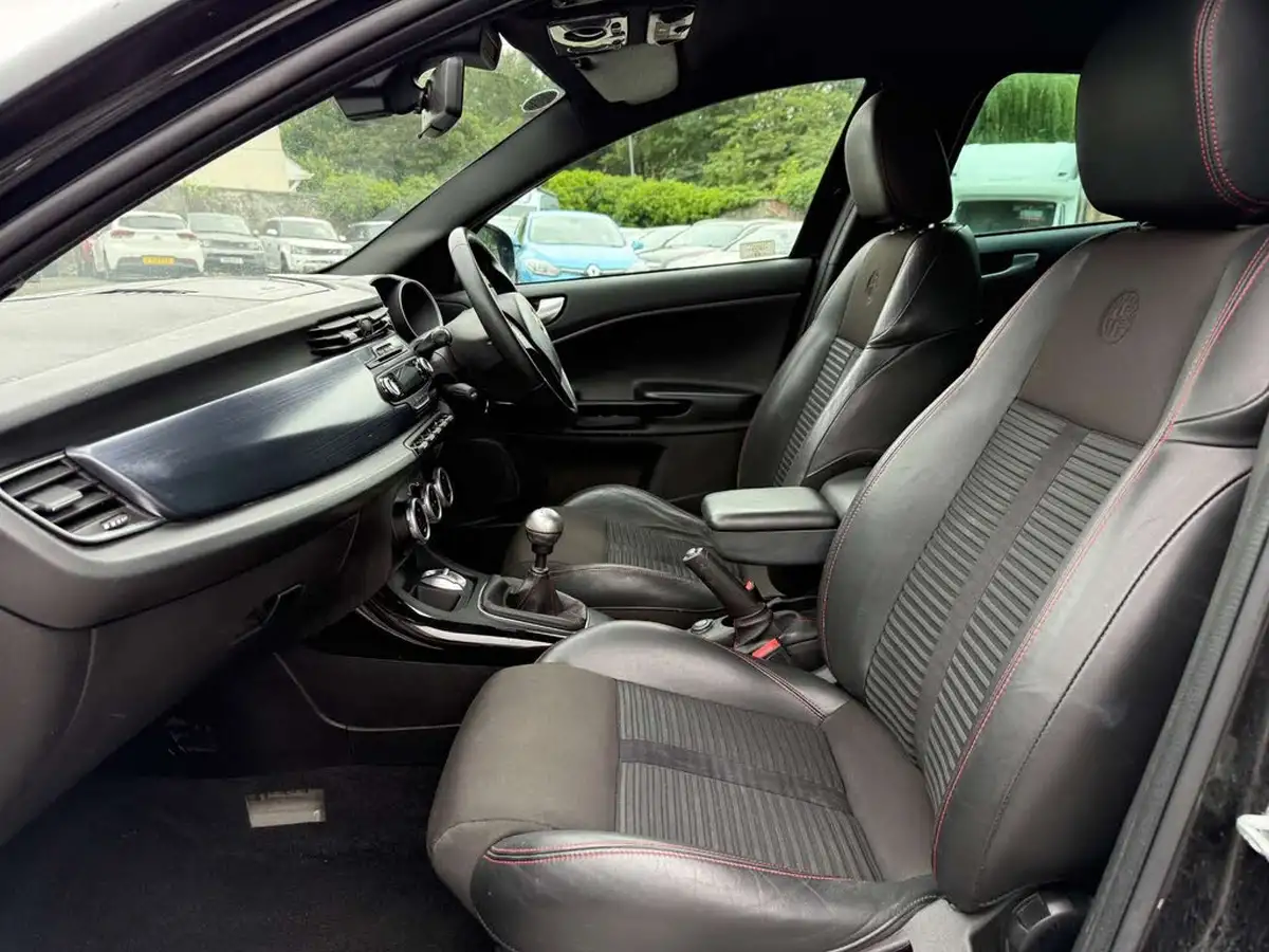 2012-alfa-romeo-giulietta-16td-veloce-big-21