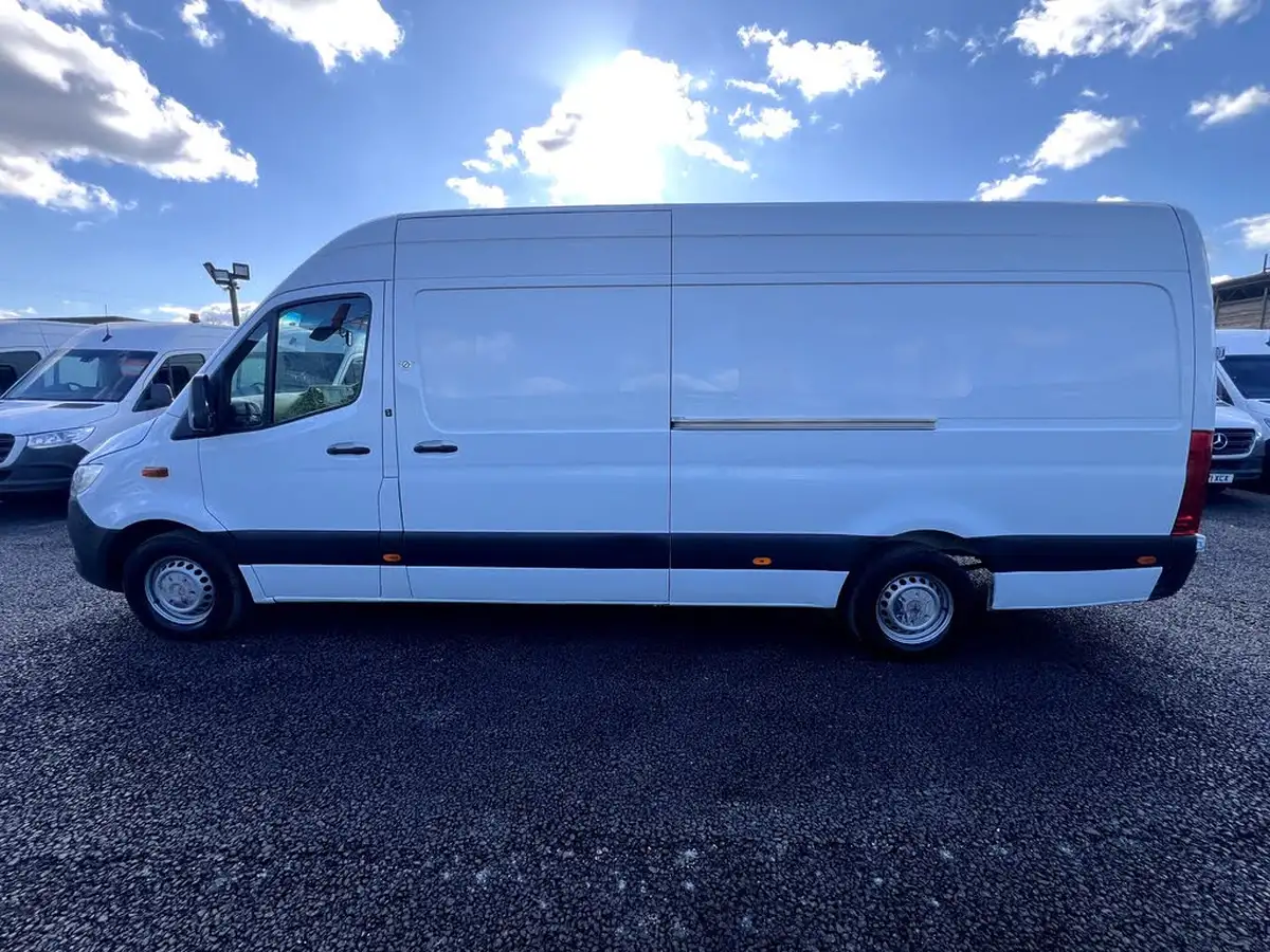 2018-mercedes-benz-sprinter-21cdi-311-l2h1-panel-van-rwd-eco-gear-360-big-8